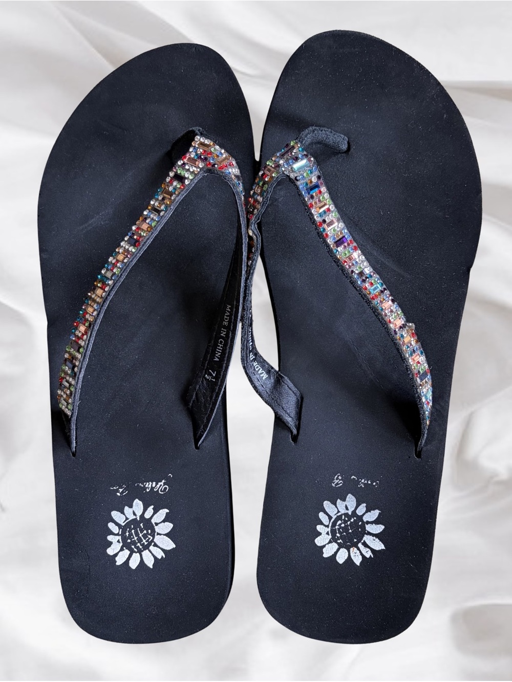 ‼️SOLD‼️Y2K Boho Rhinestone Flip Flops